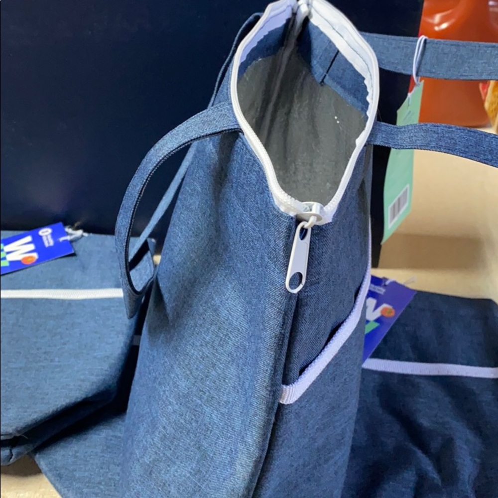 WW Insulated Lunch Tote - Picture 4 of 5